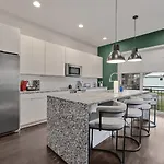 Modern Luxe Townhome With Rooftop Cinema Apartment Nashville