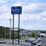Quarters & 3* Nashville