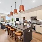 Lux Retreat Xl Group Skyline Game 3 Mi Dt Spa