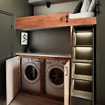Dreamy With Fireplace, Rooftop, Gym, Parking, Sleeps 5 With King Bed, Sleeper Sofa, Hidden Bunk, Shared Rooftop And Gym, Free Dedicated Parking, Minutes To Broadway, Five Points & Grand Ole Opry, 24 Hr Hospitality Holiday home *