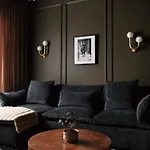 Dreamy With Fireplace, Rooftop, Gym, Parking, Sleeps 5 With King Bed, Sleeper Sofa, Hidden Bunk, Shared Rooftop And Gym, Free Dedicated Parking, Minutes To Broadway, Five Points & Grand Ole Opry, 24 Hr Hospitality