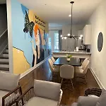 Holiday home Luxe Hillsboro Village Homes For 24 With 4 Patios, Rooftops And Garage Parking, Gourmet Kitchens And Smart Tvs, Walk To Vanderbilt, Pancake Pantry And Fido, 24hr Hospitality, 10 Min To Broadway And The Parthenon *