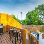 Vacation Haven Hot Tub Fire Pit Grill & Arcade Holiday home *