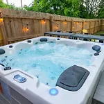 Vacation Haven Hot Tub Fire Pit Grill & Arcade Nashville