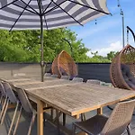Designer Single Family House-rooftop- Hot Tub *