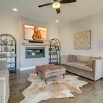 Cultured Coach - Music Row - Mins To Downtown Holiday home *