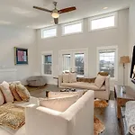 Cultured Coach - Music Row - Mins To Downtown Holiday home *