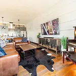 Luxe-broadway Getaway-heart Of Gulch-mins To Broadway Holiday home Nashville