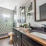 Luxe-broadway Getaway-heart Of Gulch-mins To Broadway Holiday home