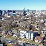 Holiday home Cultured Coach - Music Row - Mins To Downtown Nashville