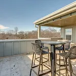 Cultured Coach - Music Row - Mins To Downtown Holiday home *