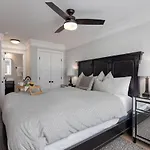 Gulch Melody - Private Rooftop - Heart Of Gulch Holiday home