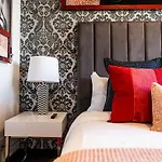 Holiday home Luxe-broadway Getaway-heart Of Gulch-mins To Broadway