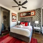 Luxe-broadway Getaway-heart Of Gulch-mins To Broadway Holiday home Nashville