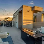 Gulch Melody - Private Rooftop - Heart Of Gulch Holiday home *