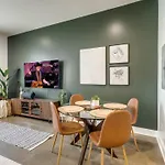 Lofts At 30th -horizon- 2 Bedroom Executive Holiday home *