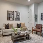 Holiday home Lofts At 30th-urban Nest-4 Mins To Midtown *