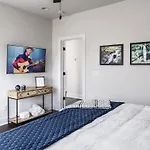Edgehill Duo - 2 Townhomes - Mins Vanderbilt Holiday home