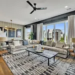 Holiday home Downtown Dolly - Heart Of Gulch - Rooftop Hot Tub *