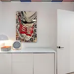 Hyve-retro Modern-full Gym-walk To Broadway
