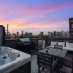 Holiday home Luxe-cowboy Country-patio Hot Tub-downtown Living *