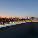 Downtown Dolly - Heart Of Gulch - Rooftop Hot Tub Holiday home