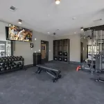 Holiday home Parthenon Park-odyssey-heart Of Midtown *