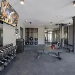 Parthenon Park-odyssey-heart Of Midtown Holiday home