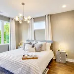 New Nashvegas Downtown Rooftop Views 13beds Holiday home *