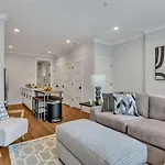 Melrose Mezzo - 5 Mins To Broadway - Rooftop Holiday home *