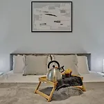 Holiday home Melrose Mezzo - 5 Mins To Broadway - Rooftop *