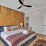 Holiday home Bass - Private Rooftop - 8 Mins To Broadway Nashville