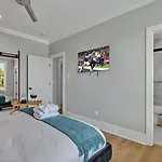 Tenor - Private Rooftop - 8 Mins To Broadway Holiday home