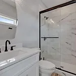 Holiday home Tenor - Private Rooftop - 8 Mins To Broadway *