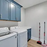 Soprano - Private Rooftop - 8 Mins To Broadway Holiday home *