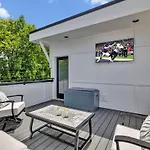 Holiday home Alto-private Rooftop Deck-8 Mins To Broadway *