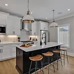 Holiday home Tenor - Private Rooftop - 8 Mins To Broadway *