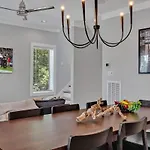 Tenor - Private Rooftop - 8 Mins To Broadway Holiday home