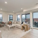 Hyve -tropical Peach -walk To Broadway - Pool&gym! Holiday home Nashville