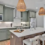 Resonant - 2 Townhomes - 2 Private Rooftop Decks
