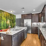 Holiday home Woodwind - Minutes To Broadway -walk To Breweries