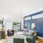 Gallatin Retreat-private Balcony-in East Holiday home