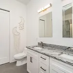 Gallatin Retreat-private Balcony-in East Nashville