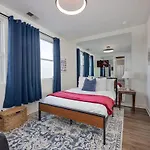 Notes - Sleeps 8 - Mins To Broadway! *