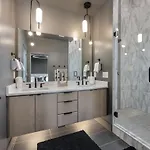 Enchant - Stunning Views - Modern Luxe *