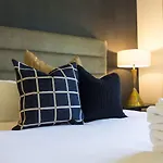 Enchant - Stunning Views - Modern Luxe Holiday home Nashville