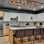 Holiday home Hyve - Tropical Penthouse - Pool & Gym Nashville