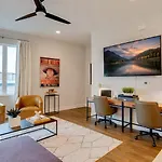 Holiday home Honky Tonk Hangout - Minutes To Downtown - Rooftop