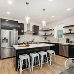Citrine-private Patio & Balcony-near Germantown Holiday home *