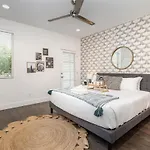 Holiday home Hurst House - 4 Stylish Homes - Mins To Germantown Nashville